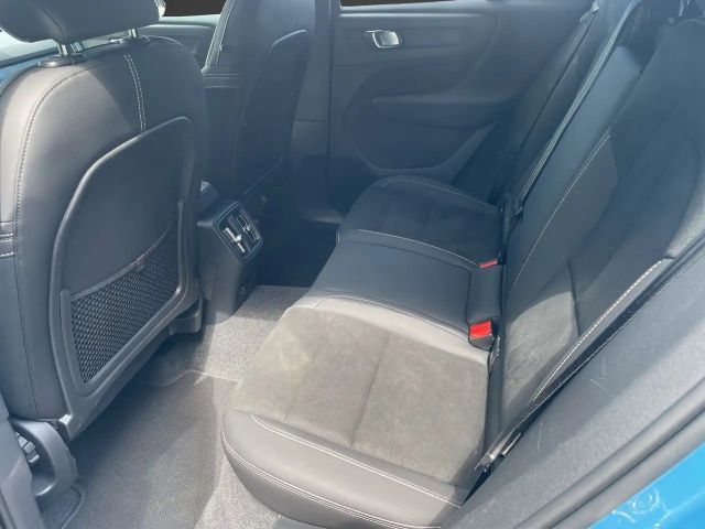 Volvo XC40 AWD Plus Recharge Twin Engine