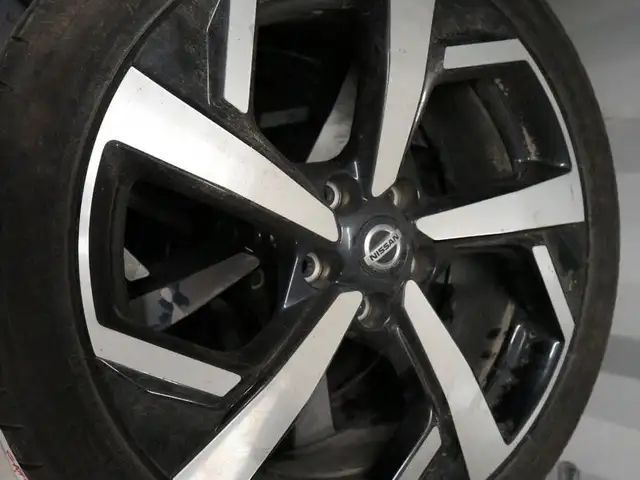 Nissan Qashqai Akari *2.HD/DCT/PANO/360°/LEDER/NAV/LED*