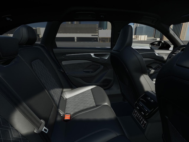 Audi A6 Avant Quattro S-Tronic