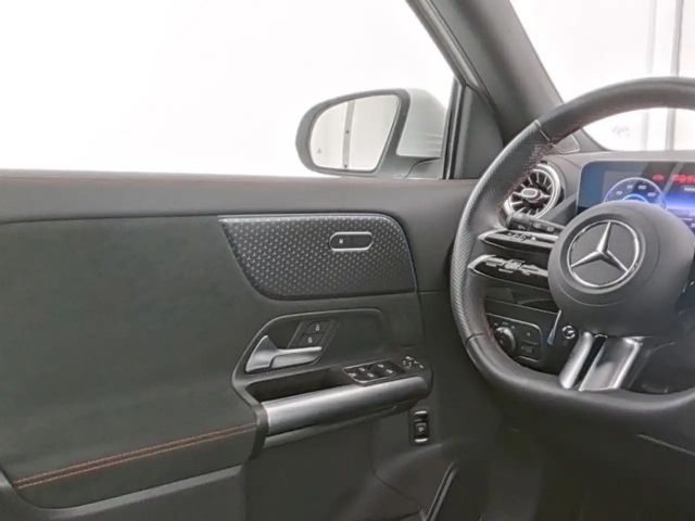 Mercedes-Benz EQA 300 4MATIC AMG Line