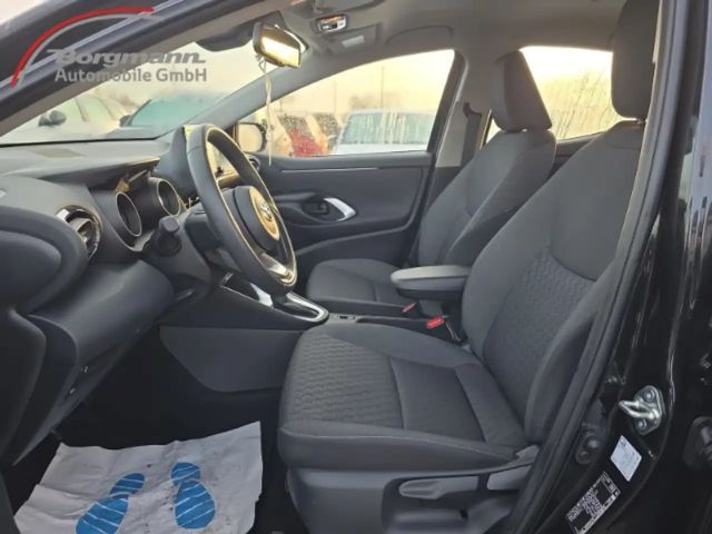 Toyota Yaris Hatchback Hybride Team D