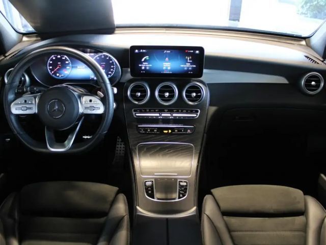 Mercedes-Benz GLC 300 4MATIC AMG Line