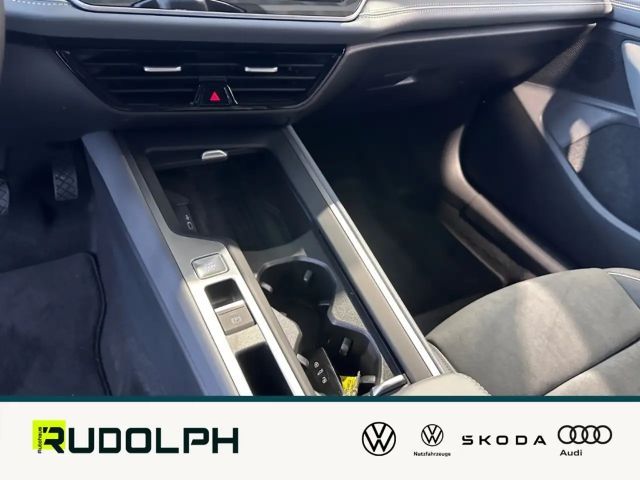 Volkswagen Passat 1.5 eTSI Business DSG