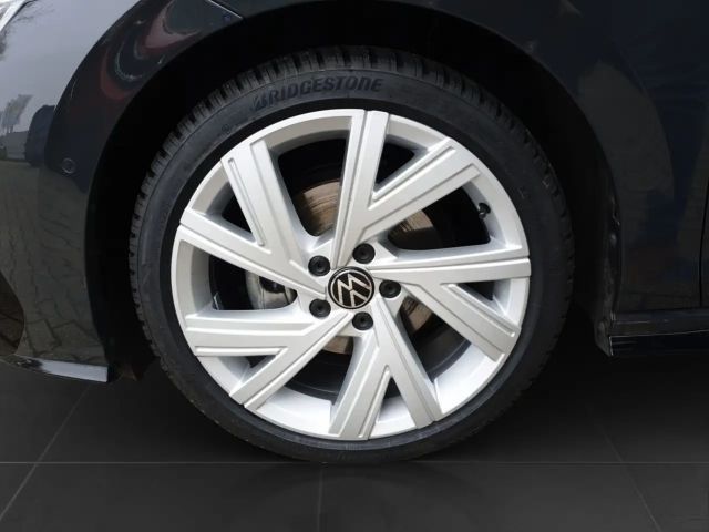 Volkswagen Golf 1.5 eTSI DSG R-Line