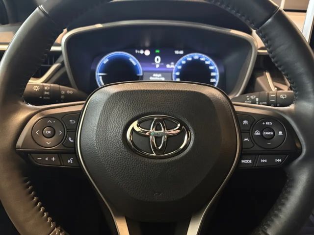 Toyota Corolla Cross Hybride Team D