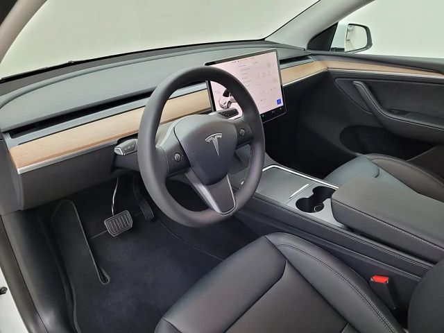 Tesla Model Y AWD