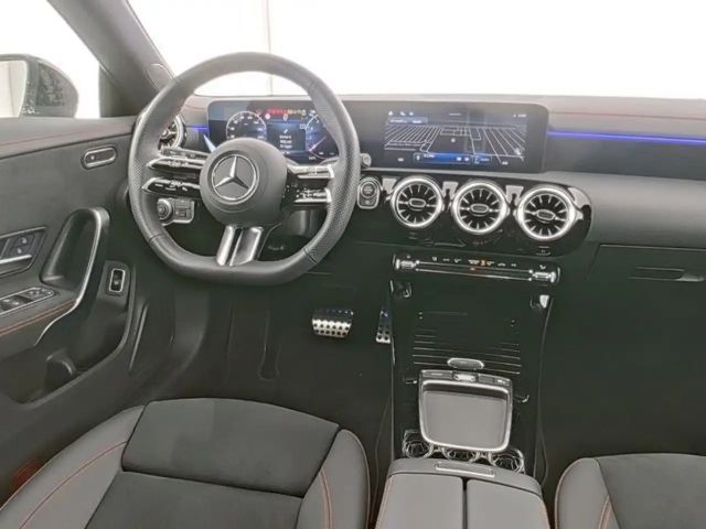 Mercedes-Benz CLA 200 AMG Line