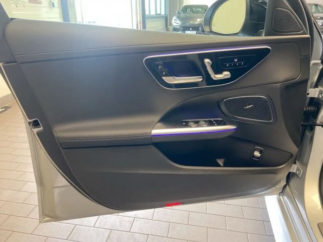 Mercedes-Benz C 200 Sedan