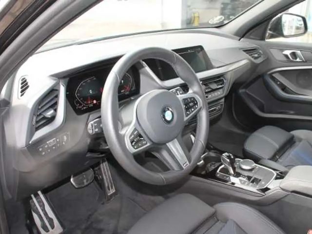 BMW 318 318i M-Sport Sedan