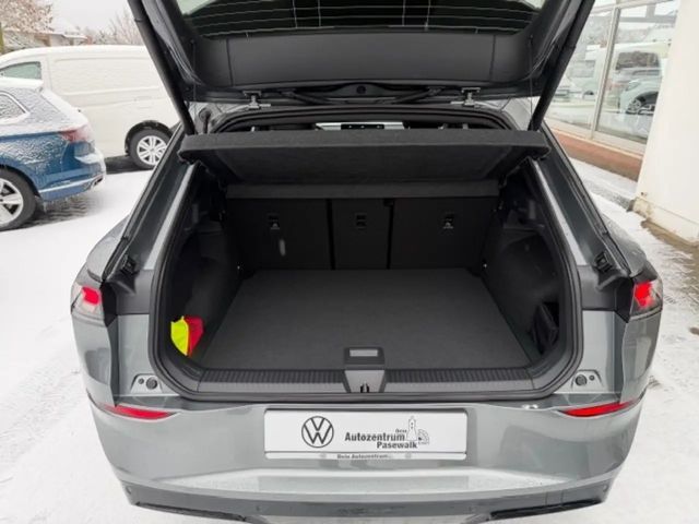 Volkswagen T-Roc 1.5 eTSI DSG R-Line