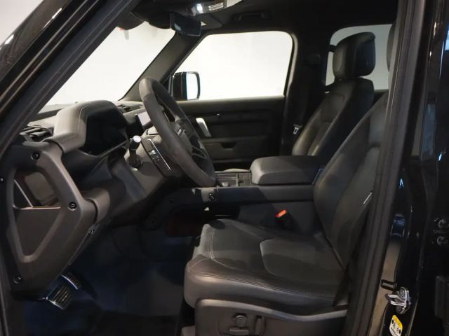 Land Rover Defender 110