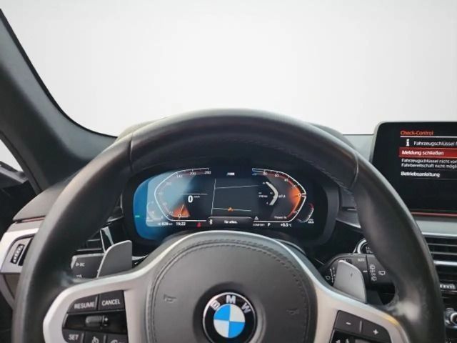 BMW 520 520d M-Sport Touring