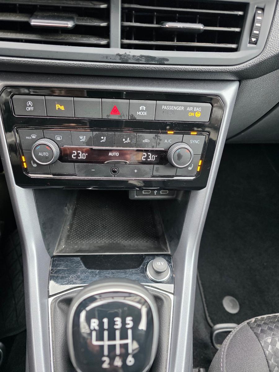 Volkswagen T-Cross Active, NAVI, LED, ALU, PTS, SHZ, Garantie, 1a