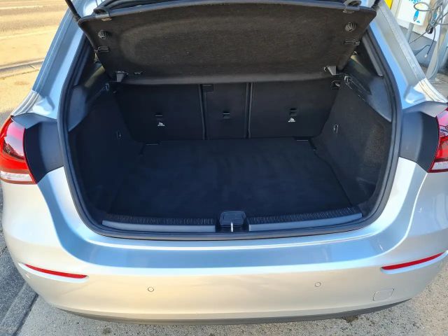 Mercedes-Benz A 200 Business Line Hatchback