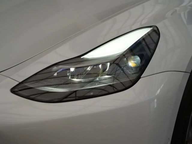 Tesla Model Y AWD Long Range