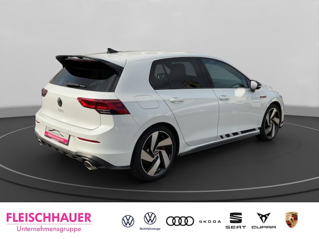 Volkswagen Golf 2.0 TSI Golf VIII