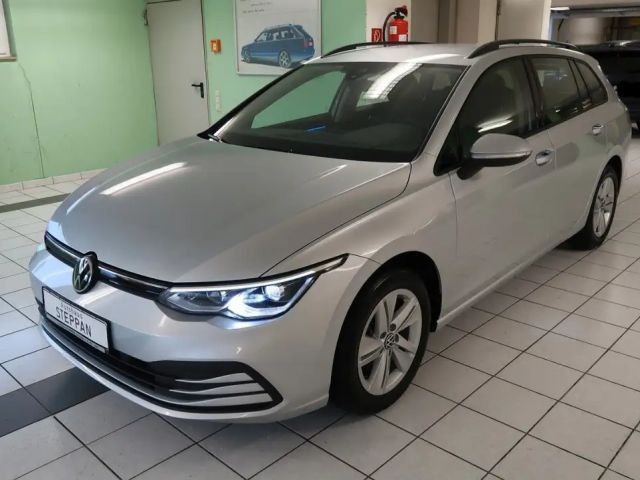 Volkswagen Golf Life Variant