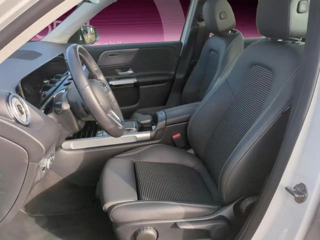 Mercedes-Benz GLB 200 AUTOM MULTIBEAM 360°KAMERA AHK TOTW PANO