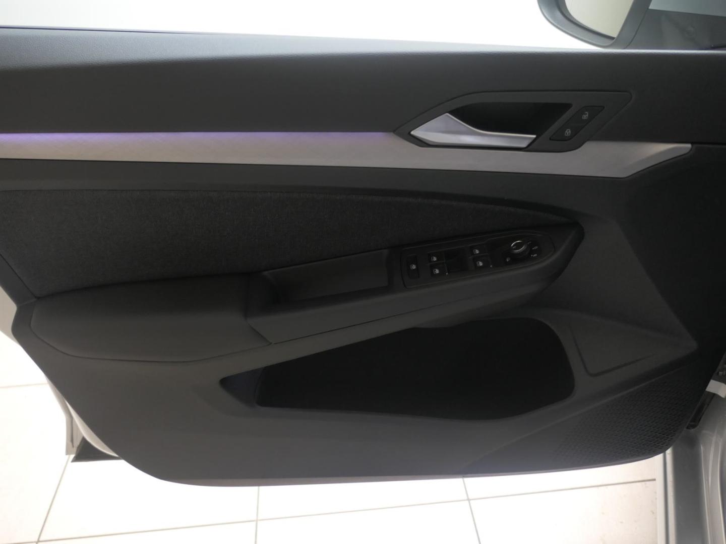 Volkswagen Golf 1.5 eTSI DSG Golf VIII Life