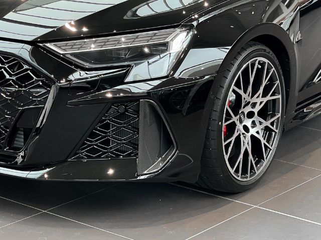 Audi RS3 Quattro S-Tronic Sedan