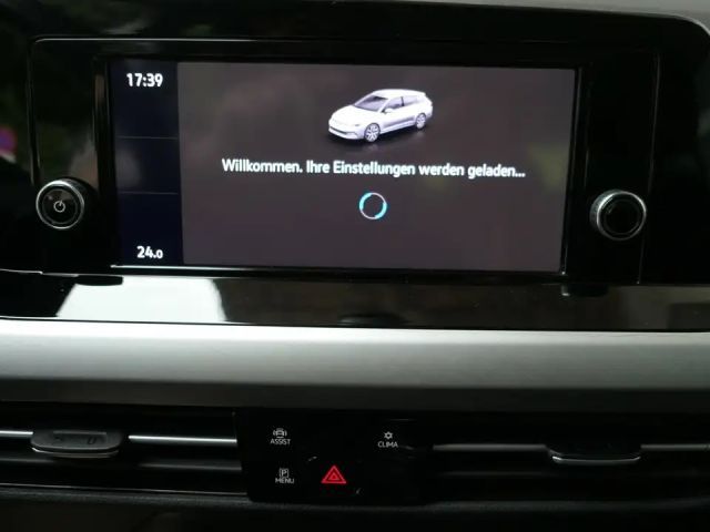 Volkswagen Golf Life Variant