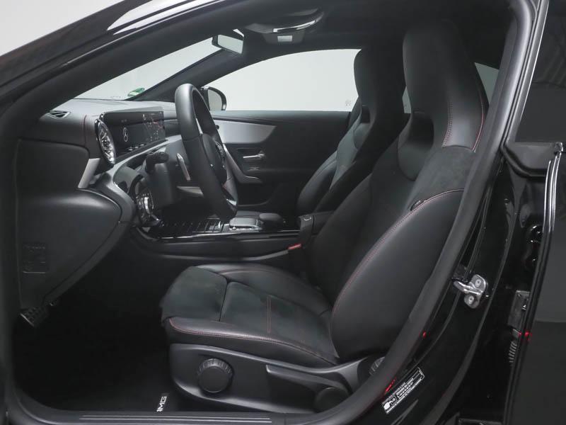 Mercedes-Benz CLA 200 AMG Line