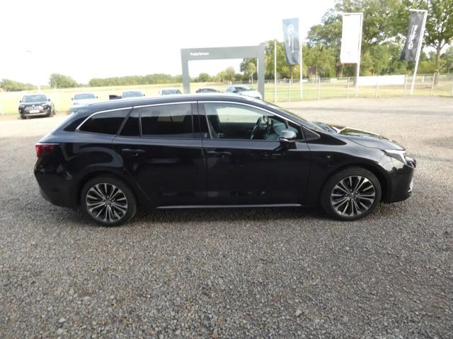 Toyota Corolla Hybride Team D