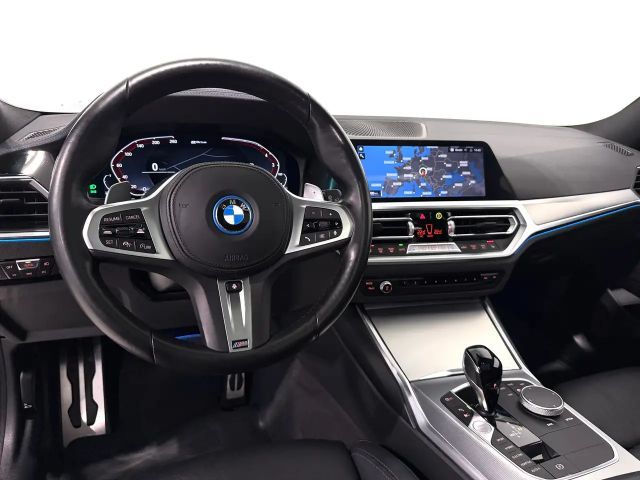 BMW 330 330e M-Sport xDrive