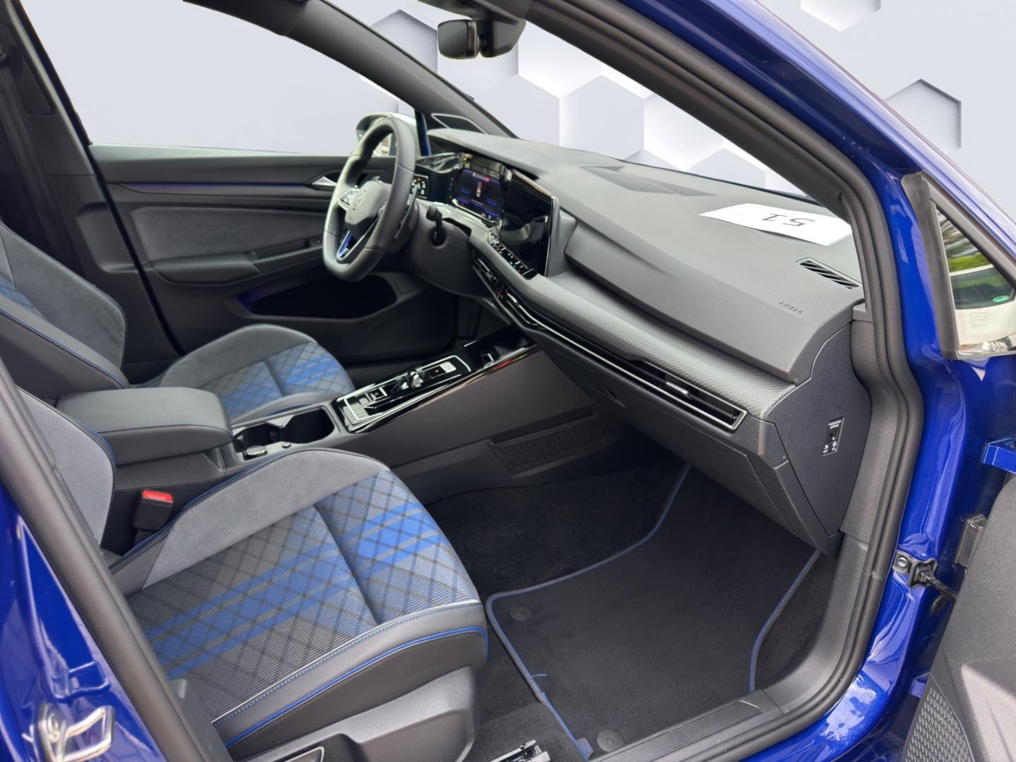 Volkswagen Golf 2.0 TSI 4Motion DSG Golf VIII