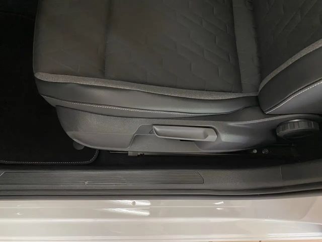 Volkswagen Golf 1.5 TSI BMT Golf VIII