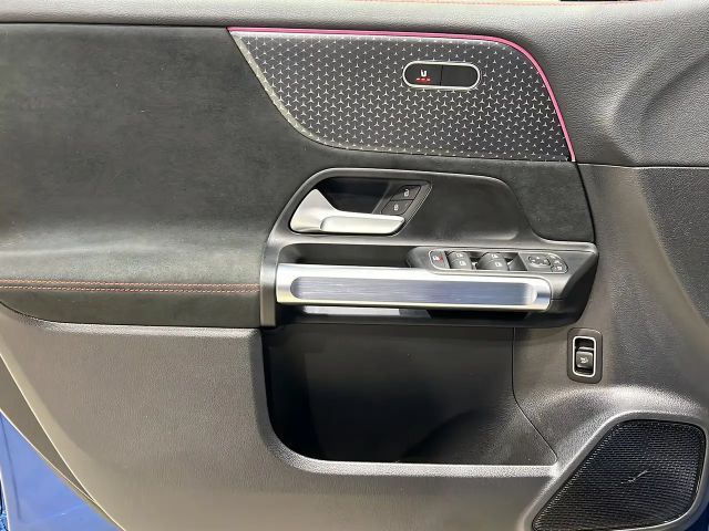 Mercedes-Benz EQB 300 4MATIC AMG Line