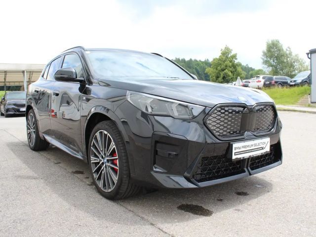 BMW iX2 xDrive30