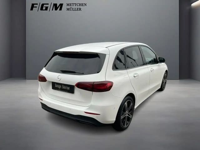 Mercedes-Benz B 220 4MATIC Progressive Sedan