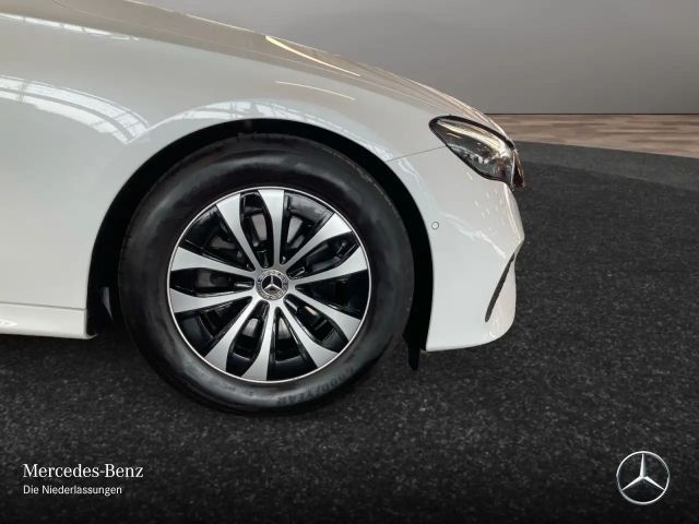 Mercedes-Benz E 220 AVANTGARDE E 220 d Sedan