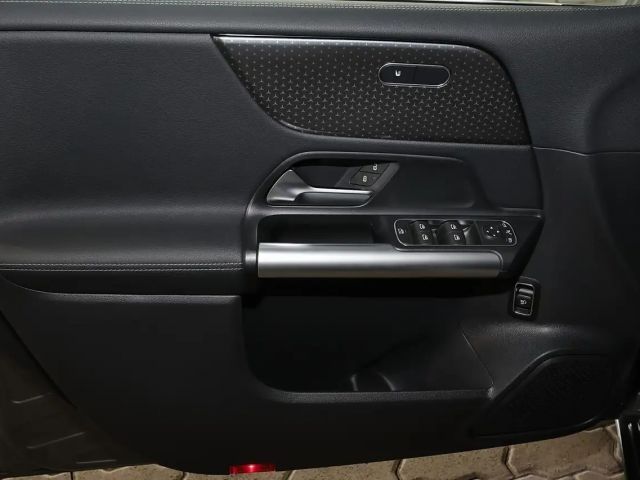Mercedes-Benz B 200 KAMERA+CARPLAY+SPURHALTE+PDC+MBUX+LED+17"