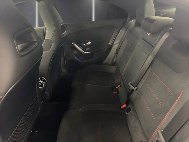 Mercedes-Benz CLA 200 AMG Line Coupé