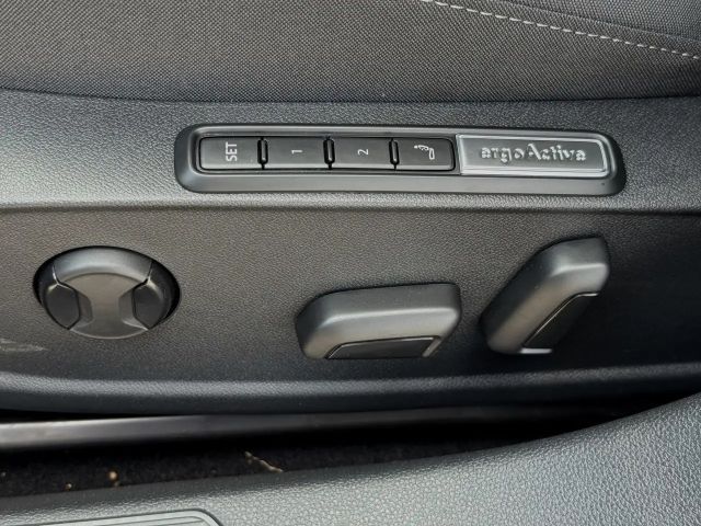 Volkswagen Golf 1.5 TSI Style