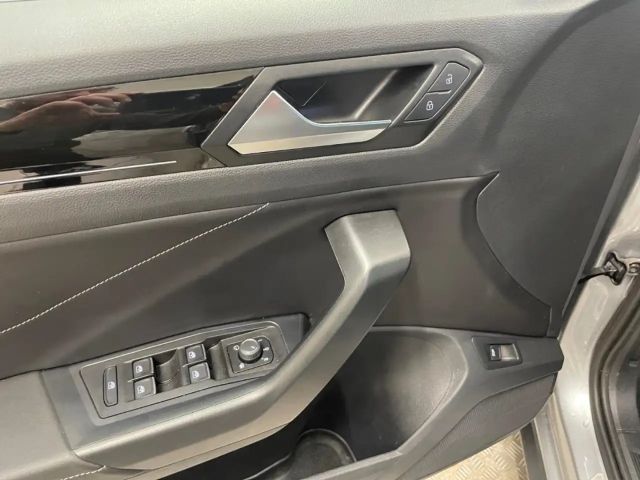 Volkswagen T-Roc IQ.Drive Pro R-Line Style