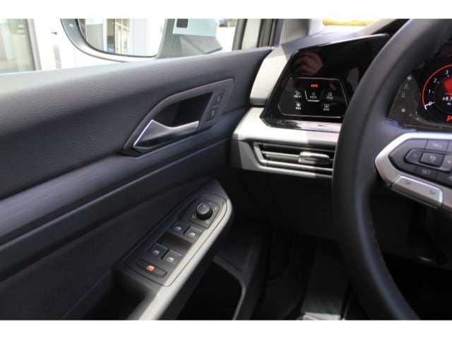 Volkswagen Golf 1.5 eTSI Style Variant