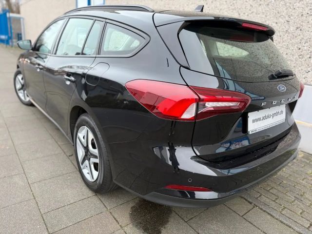 Ford Focus Cool & Connect Wagon