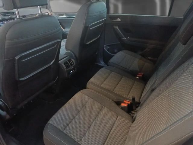 Volkswagen Touran 1.5 TSI DSG Pro R-Line