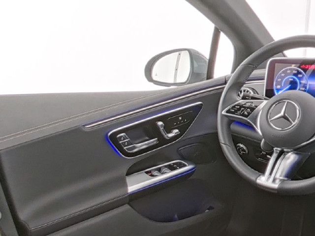 Mercedes-Benz EQE 300 Sedan
