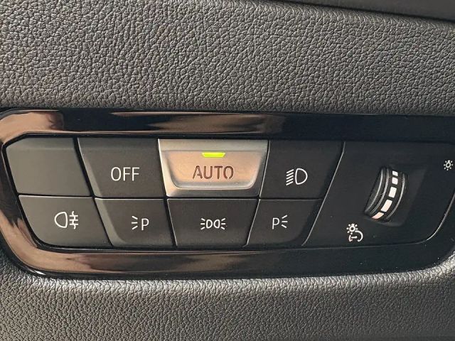 BMW 330 330i Touring xDrive