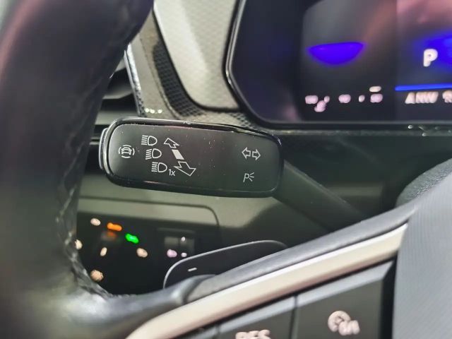 Volkswagen T-Cross / Automatik / LED / Allwetter