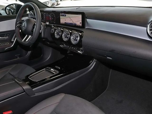 Mercedes-Benz A 200 AMG Line