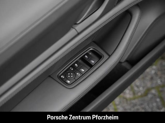 Porsche Taycan Black Edition Sport Turismo