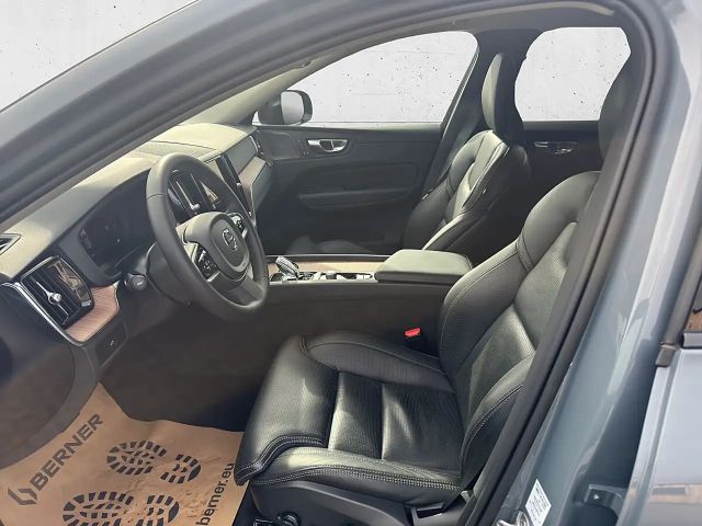 Volvo XC60 AWD Dark Plus