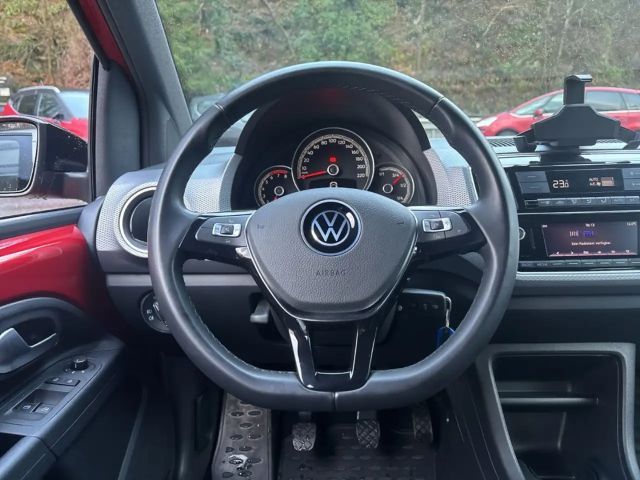 Volkswagen up! Active