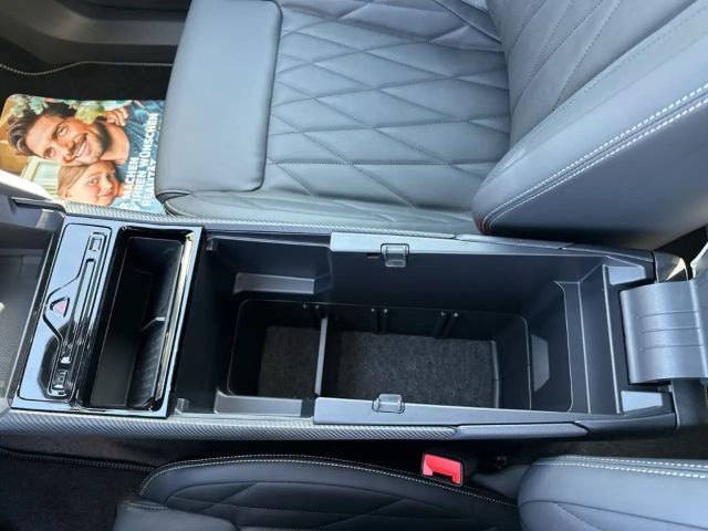 Ford Explorer Premium RWD