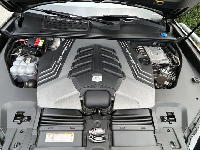 Lamborghini Urus AWD